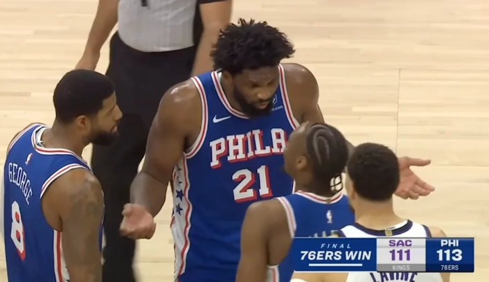 NBA直播赛后情书:马克西轰下40分完成制胜绝杀，却当场被恩比德训话